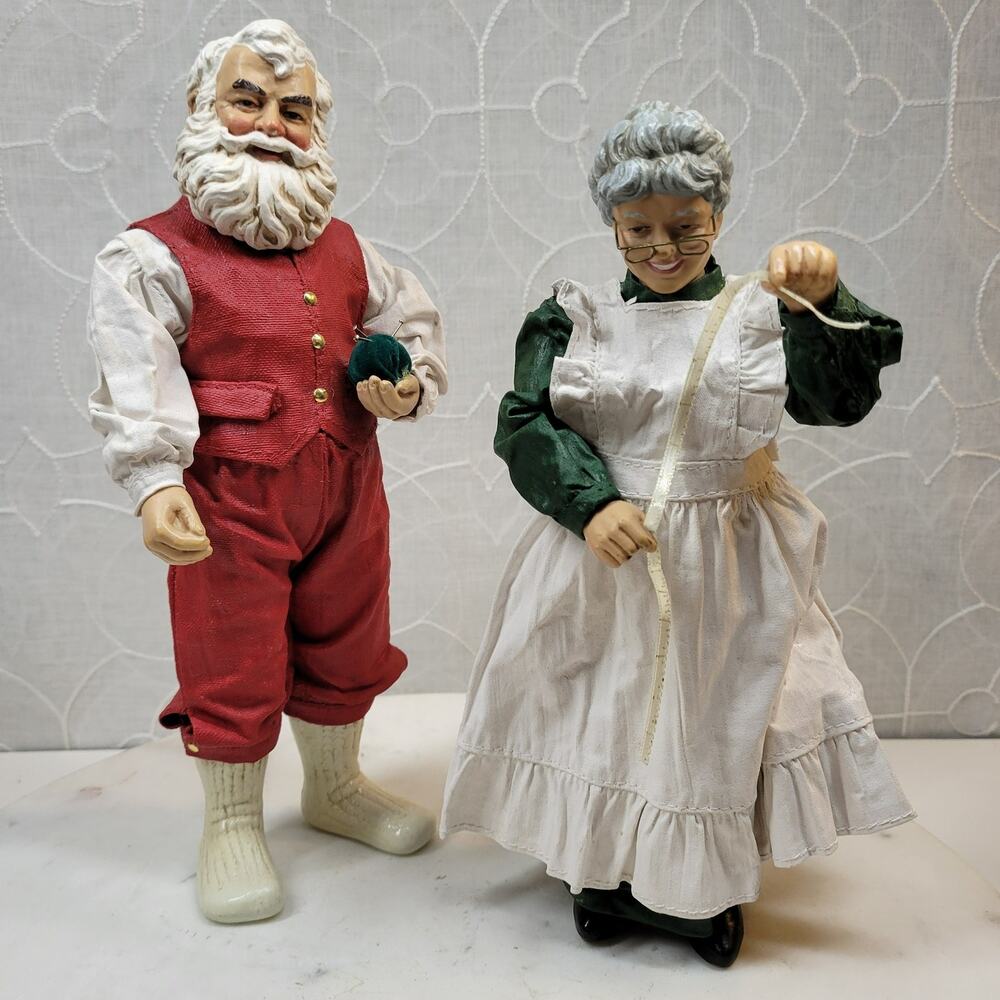 VINTAGE Clothtique Possible Dreams‎ Santa & Mrs Claus A New Suit for Santa 1996